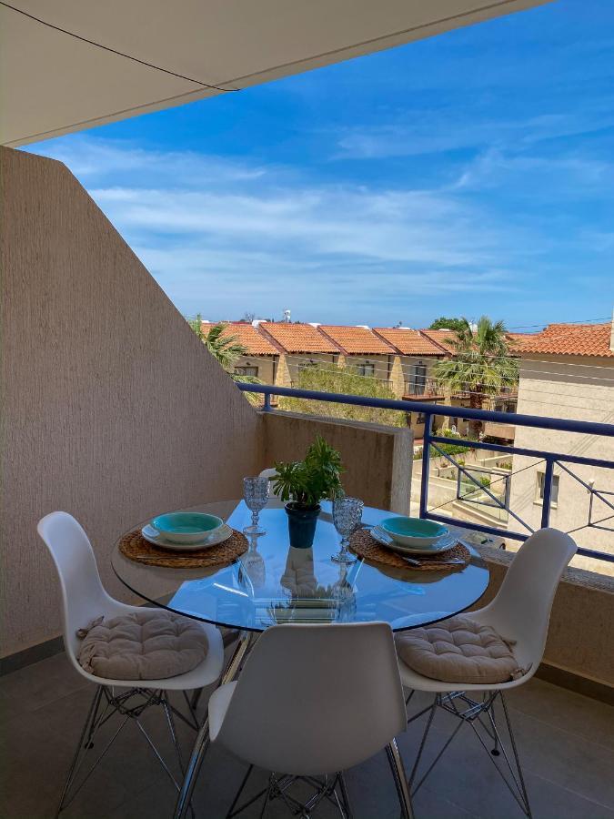 Summer Getaway: Stunning 1 Bedroom Apartment! Polis エクステリア 写真