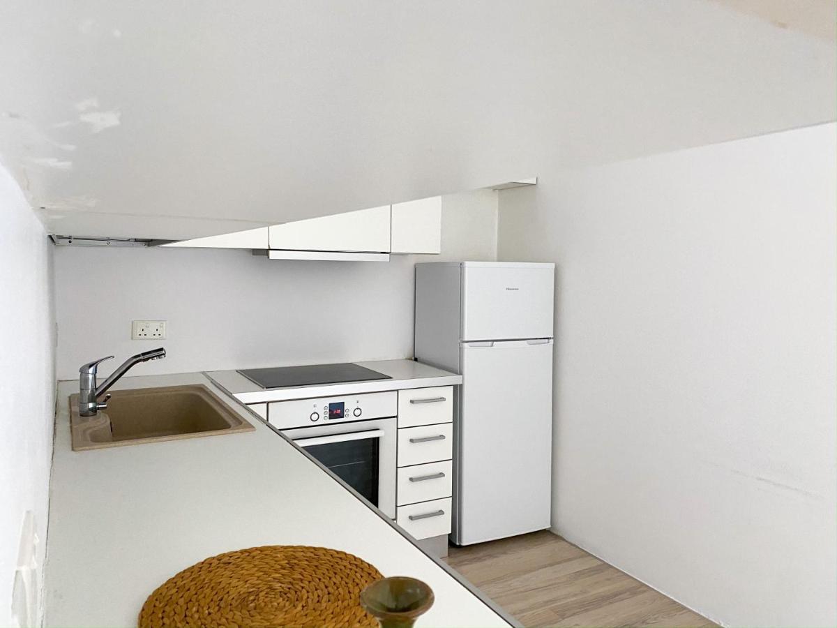 Summer Getaway: Stunning 1 Bedroom Apartment! Polis エクステリア 写真
